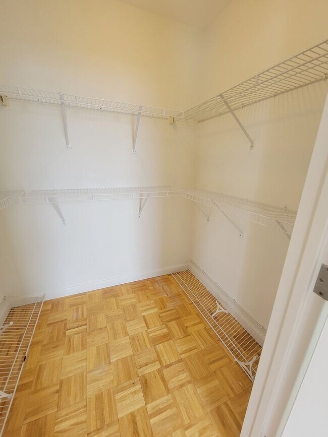 Building Photo - Studio Available Near North Quincy T With Parking