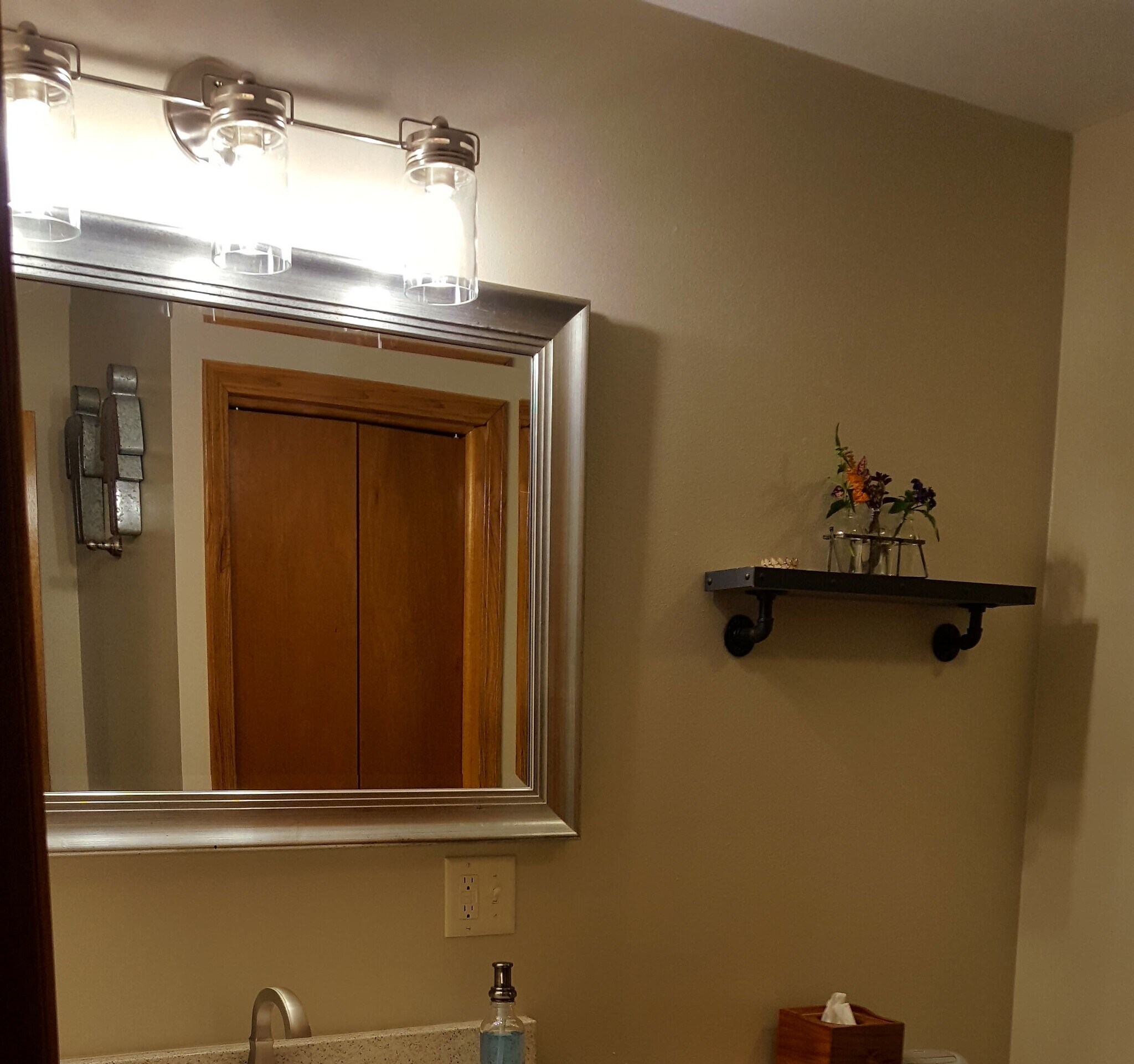 Bathroom - 143 River St