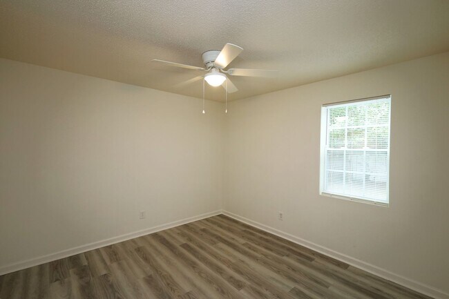 Building Photo - 2816 Kirkwood Cir
