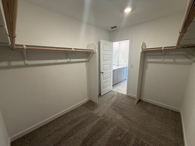 Building Photo - 3 Bedroom | 2.5 Bathroom | New two-story home in Elk Grove