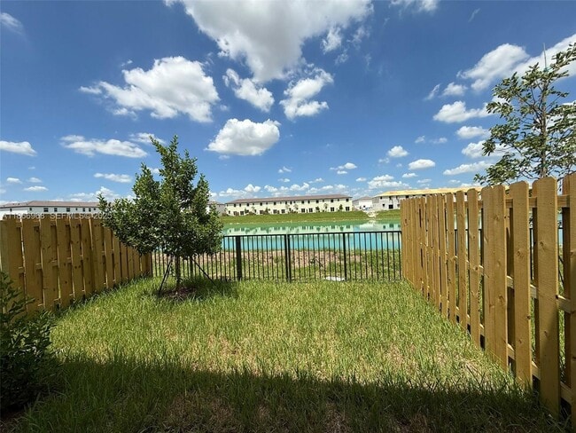 Building Photo - 2794 SE 26th Ave