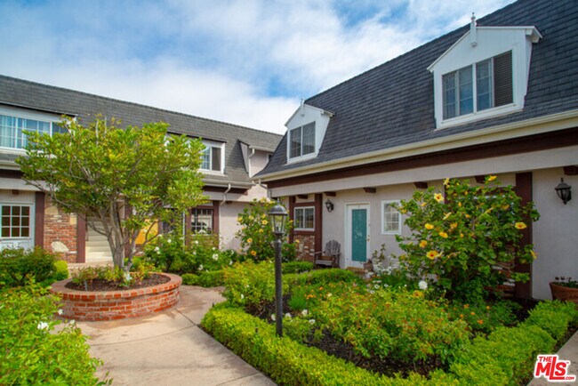 Building Photo - 8130 Redlands St