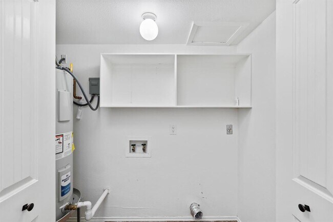 Building Photo - 8346 Summerwood Dr