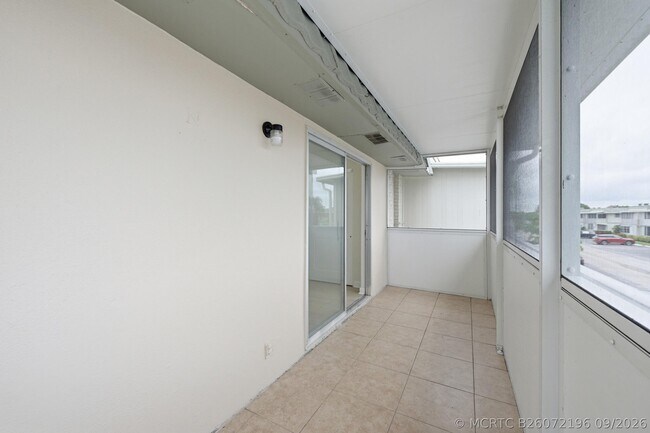 Building Photo - 670 Monaco Ct