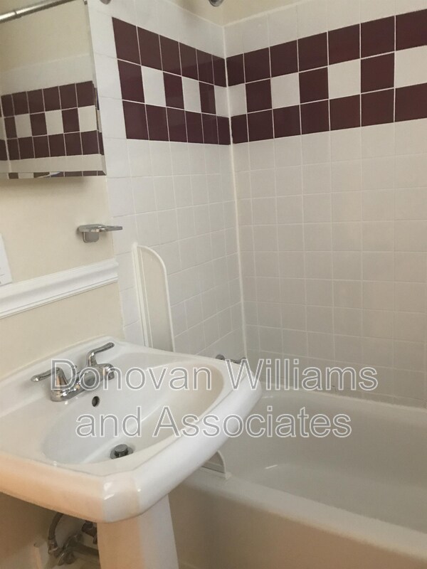 Building Photo - 2200 Thurmond Pl