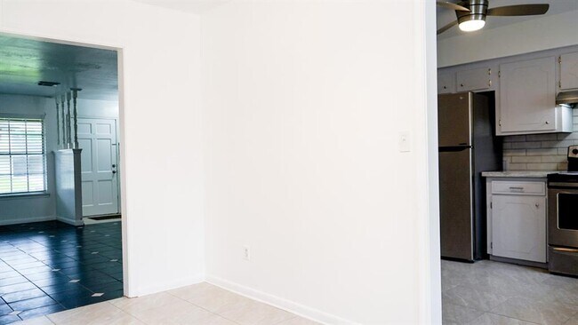 Building Photo - 6708 Biggs Ct