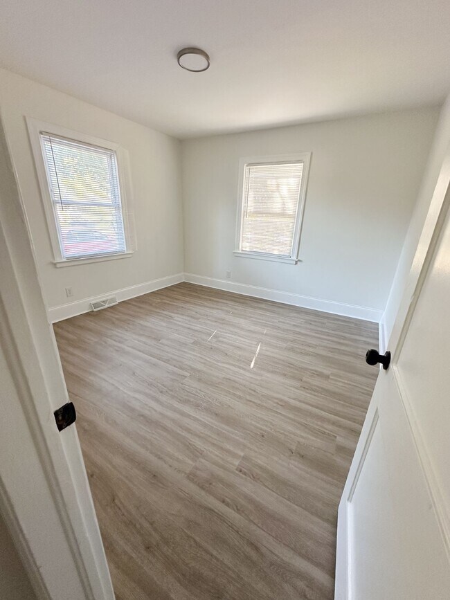 Spacious 2nd bedroom - 2429 Remount Rd