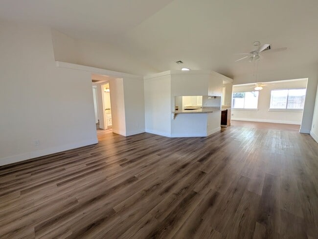 Building Photo - 3 Bedroom Home in the Canyon Run at the Pr...