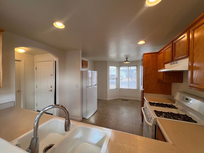 Building Photo - House For Rent in Fernley