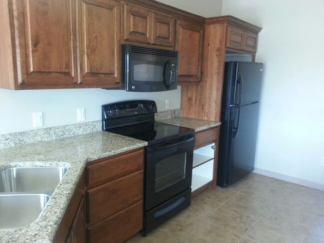Building Photo - Millcreek Springs Townhome