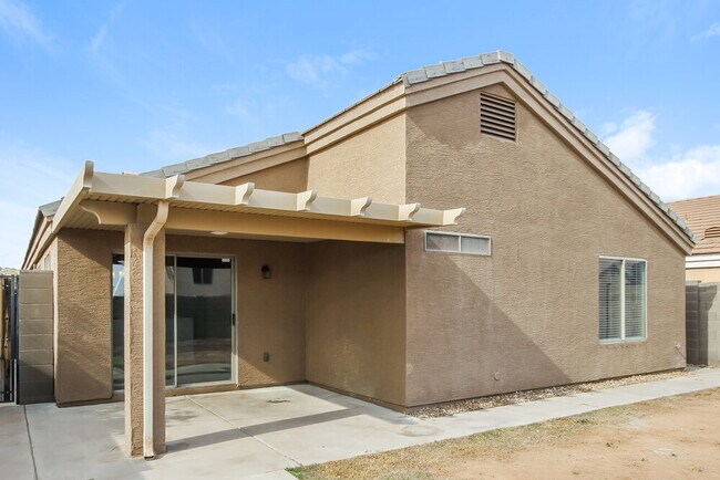 Building Photo - 12821 W Crocus Dr