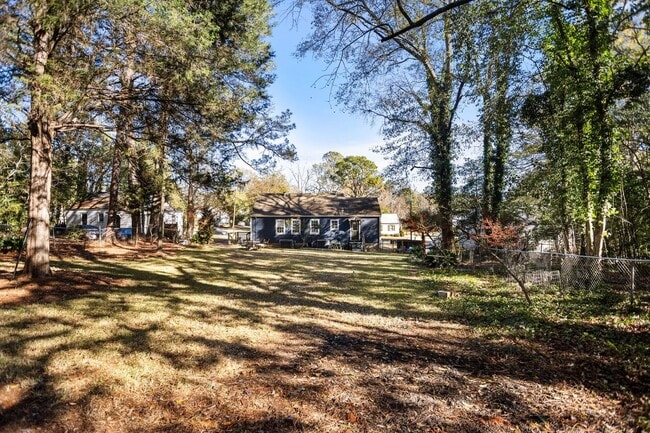 Building Photo - 1 Bedroom 1 Bath Duplex in the Heart of Auburn