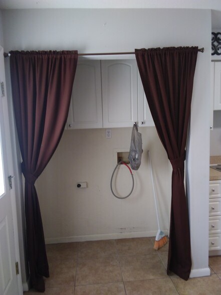 Building Photo - 5172 Taylor Ave