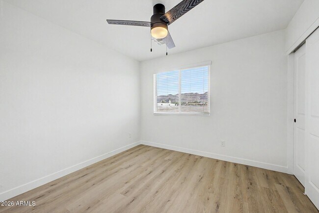Building Photo - 141 W Latona Rd
