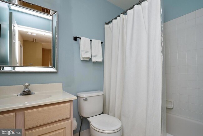 Building Photo - 138 Whispering Oaks Dr