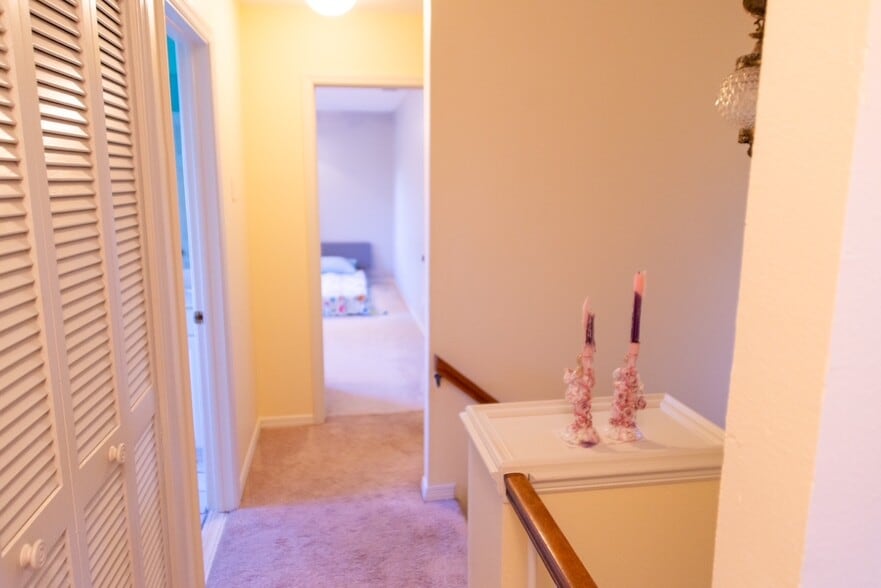 Building Photo - 315 Lazy Acres Ln