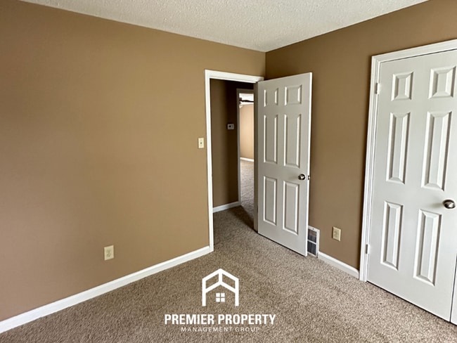 Building Photo - Charming 3BR/2BA Near Germantown | Fireplace & Bay Window Dining