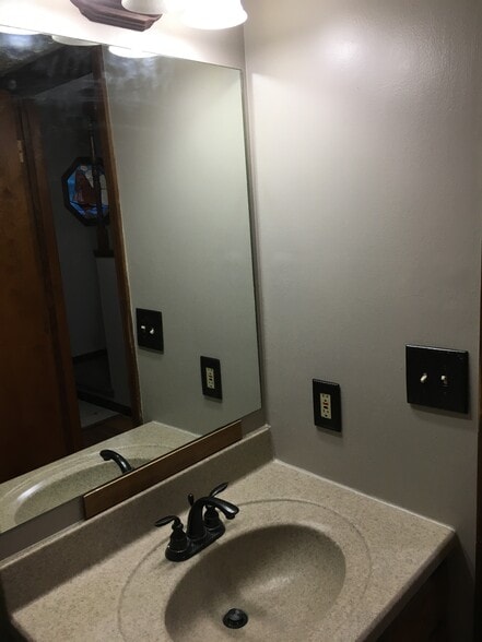 Building Photo - 4337 Edison Cir