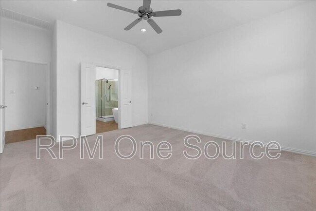 Building Photo - 812 Morwenna Rd