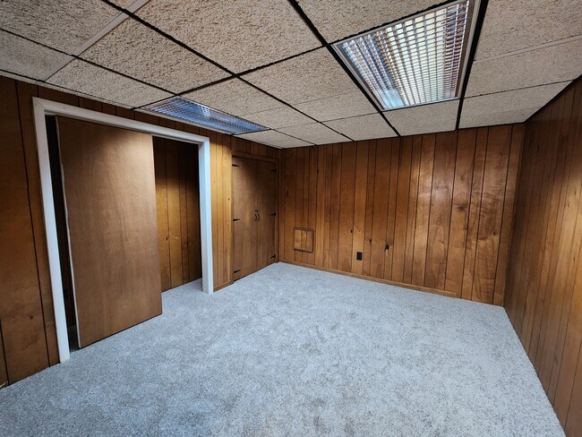 Building Photo - 720 Woodfield Dr