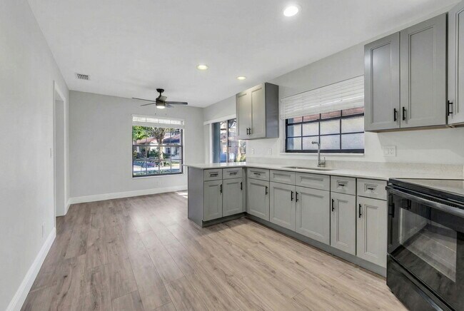 Building Photo - 20824 Boca Ridge Dr N