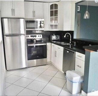 Building Photo - 457 Brittany Dr