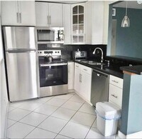 Building Photo - 457 Brittany Dr
