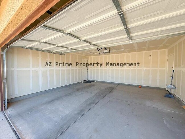 Building Photo - 1209 W Seagoe Ave