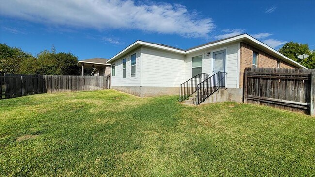 Building Photo - 3708 Hawk View St
