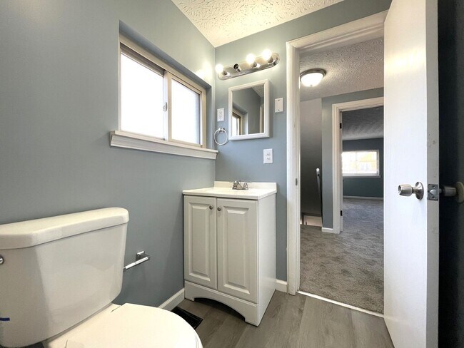 Building Photo - 1283 Linwood Ave