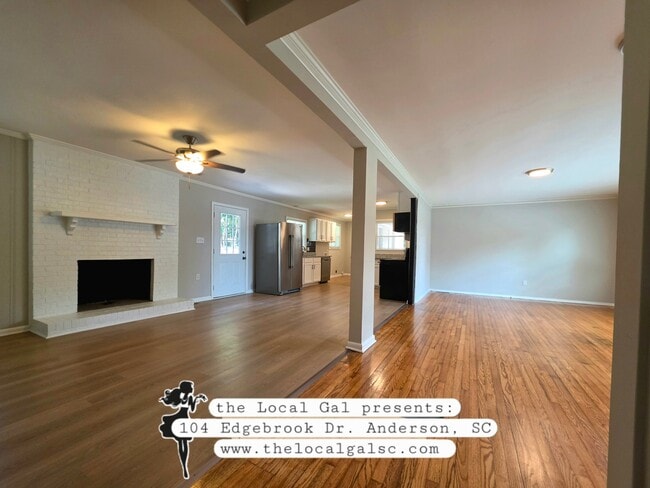 Building Photo - 104 Edgebrook Dr