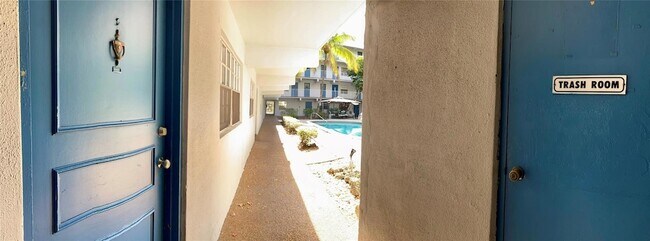 Building Photo - 1407 NE 56th St