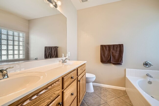 Building Photo - 3 Bed/ 2 Bath House - Large Private Pool