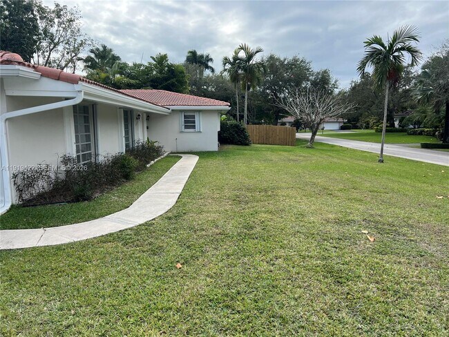 Building Photo - 16425 SW 75th Ave