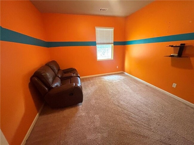 Building Photo - 8389 Regent St