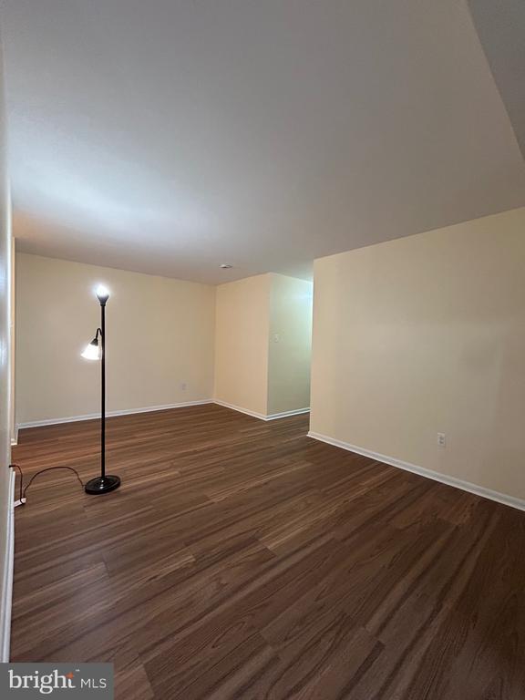 Building Photo - 3223 Valley Dr