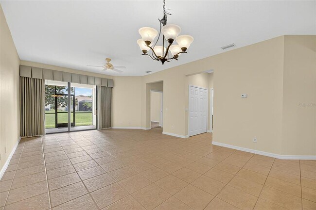 Building Photo - 5845 Sunset Falls Dr
