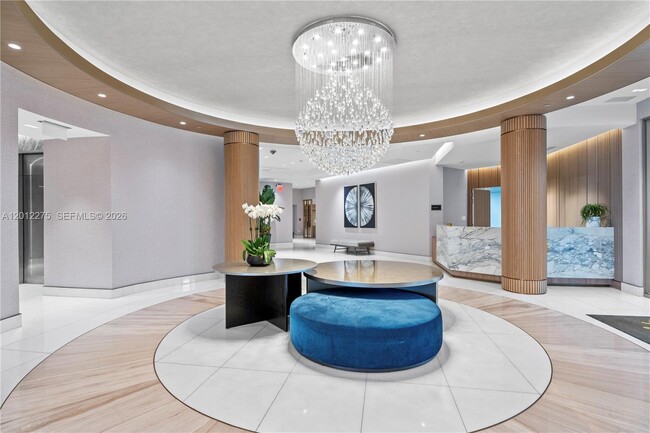Building Photo - 888 Brickell Key Dr