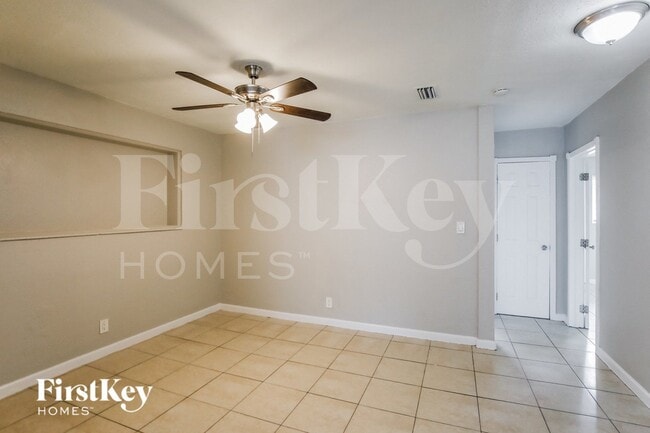 Building Photo - 421 SW 29th Ave