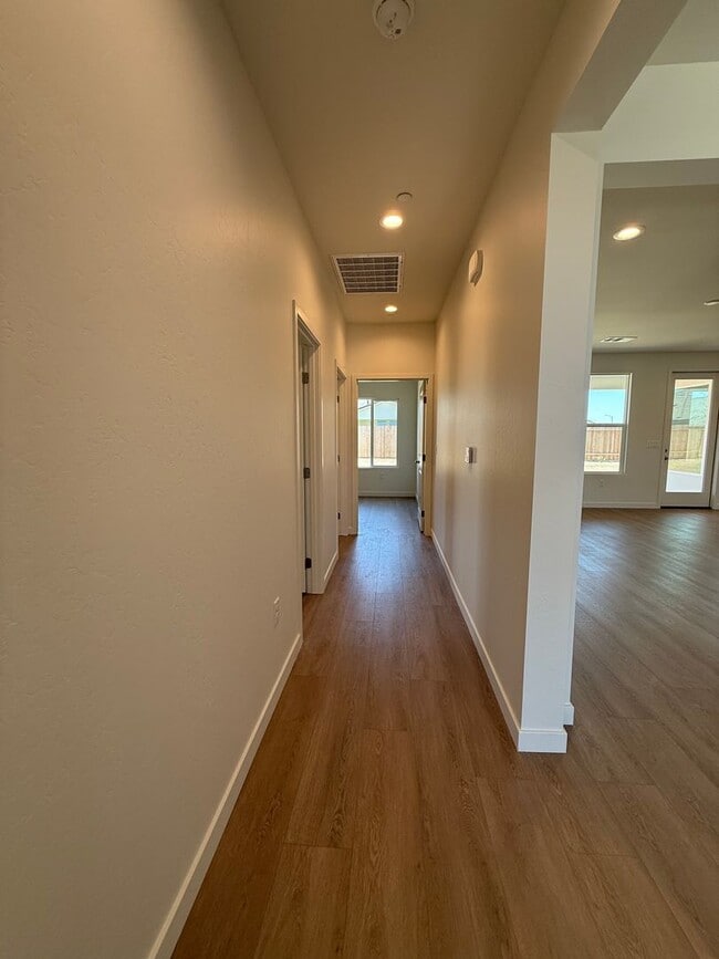 Building Photo - 510 Cobain Ct