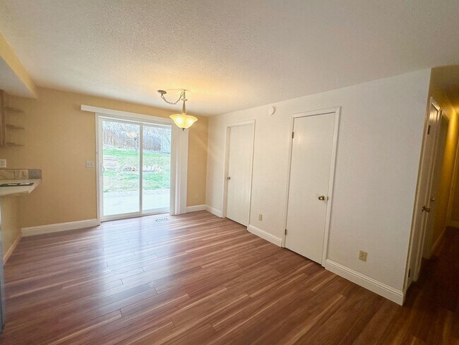 Building Photo - Enjoy the foothill views from your backyard!