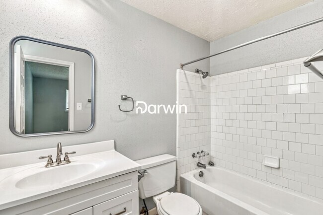 Building Photo - 6406 Summer Ridge Dr