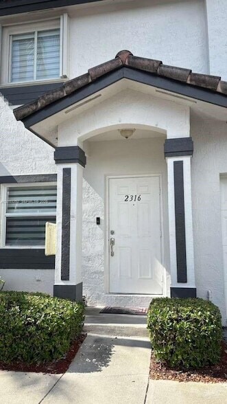 Building Photo - 2316 SE 24th Ave