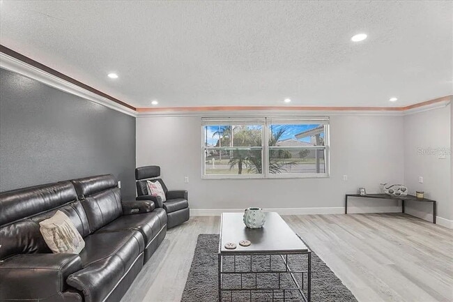 Building Photo - Fully Renovated 2-Bed, 2-Bath Retreat in G...