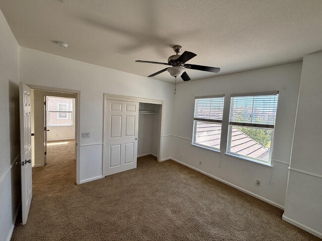 Building Photo - 1247 Jewel Flower Dr