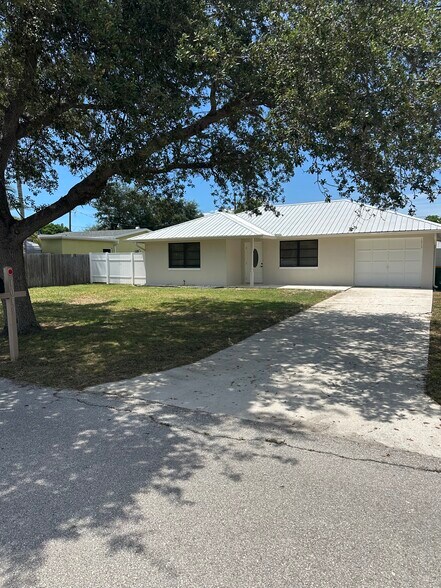 Building Photo - 1019 S Alhambra Cir