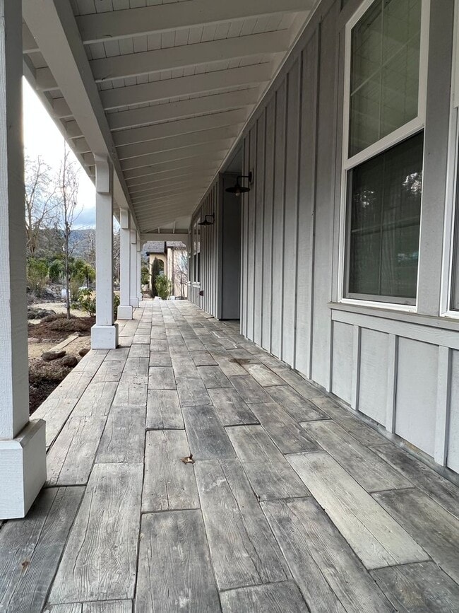 Building Photo - Beautiful, Custom home in the heart of Jacksonville | Available Now