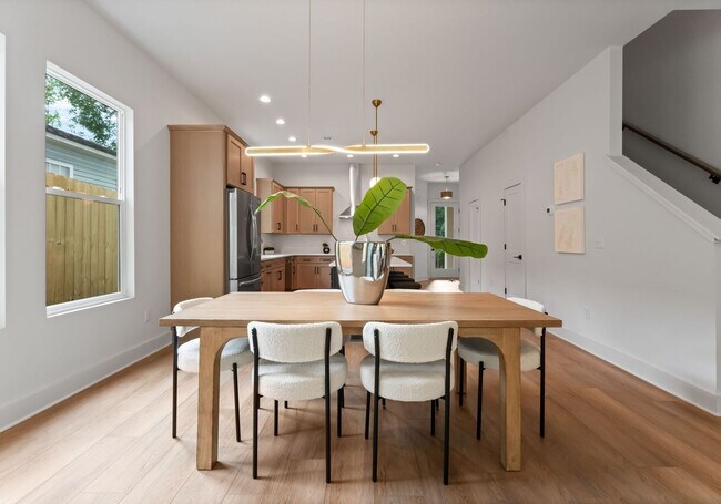 Building Photo - 2415 Pruitt St