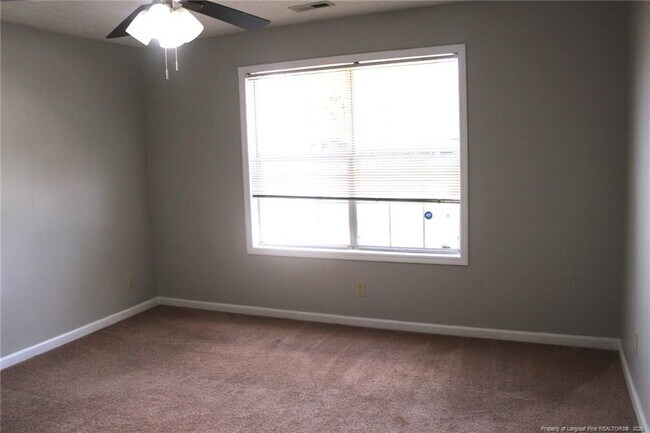 Building Photo - 325 Waterdown Dr