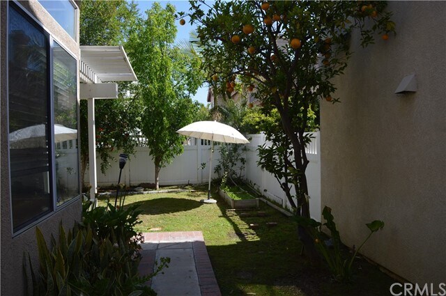 Building Photo - 15272 Rousseau Ln